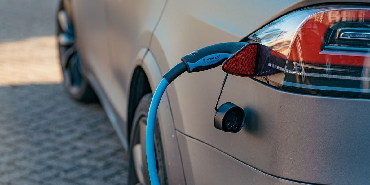 CO2-Bilanz von Elektroautos: Jedes E-Auto hinterlässt einen CO2-Fußabdruck