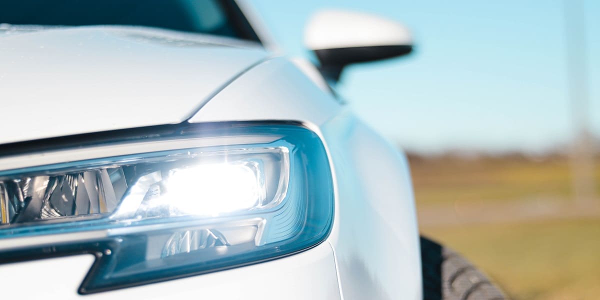 Autolicht – ein Vergleich von Xenon-, Halogenlampen und LEDs