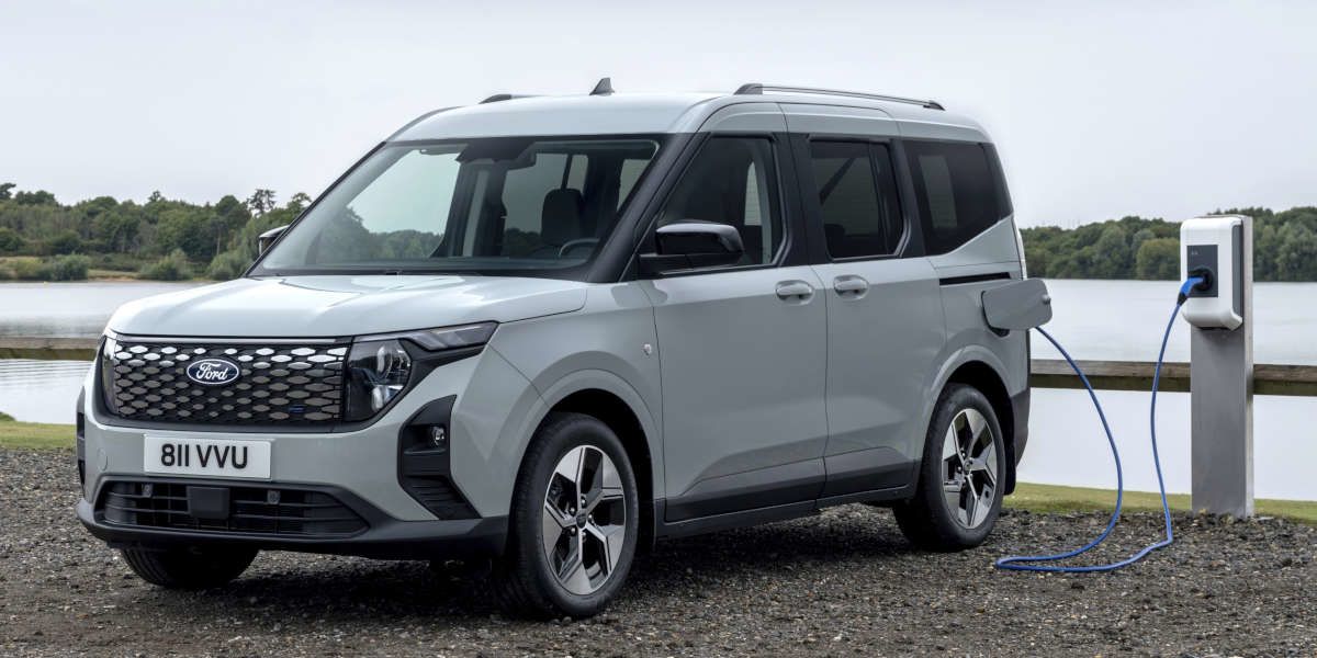 News | Ford E-Tourneo Courier: Raumwunder erweitert die E-Modellpalette