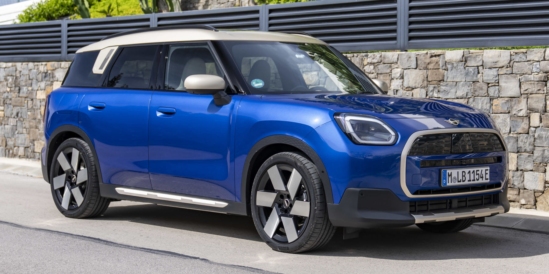 News | MINI Countryman E mit mehr Reichweite: Über 500 km dank größerer Batterie