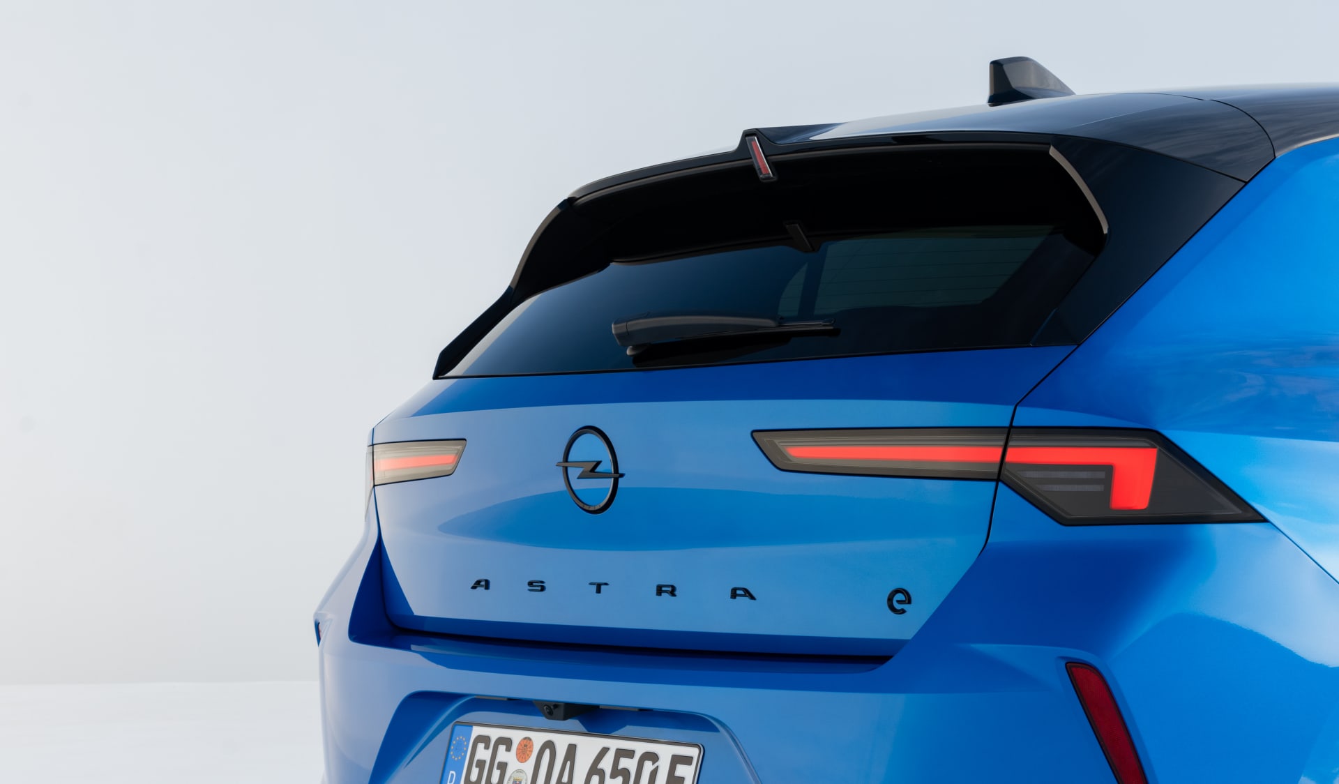 Opel Astra Electric hinten