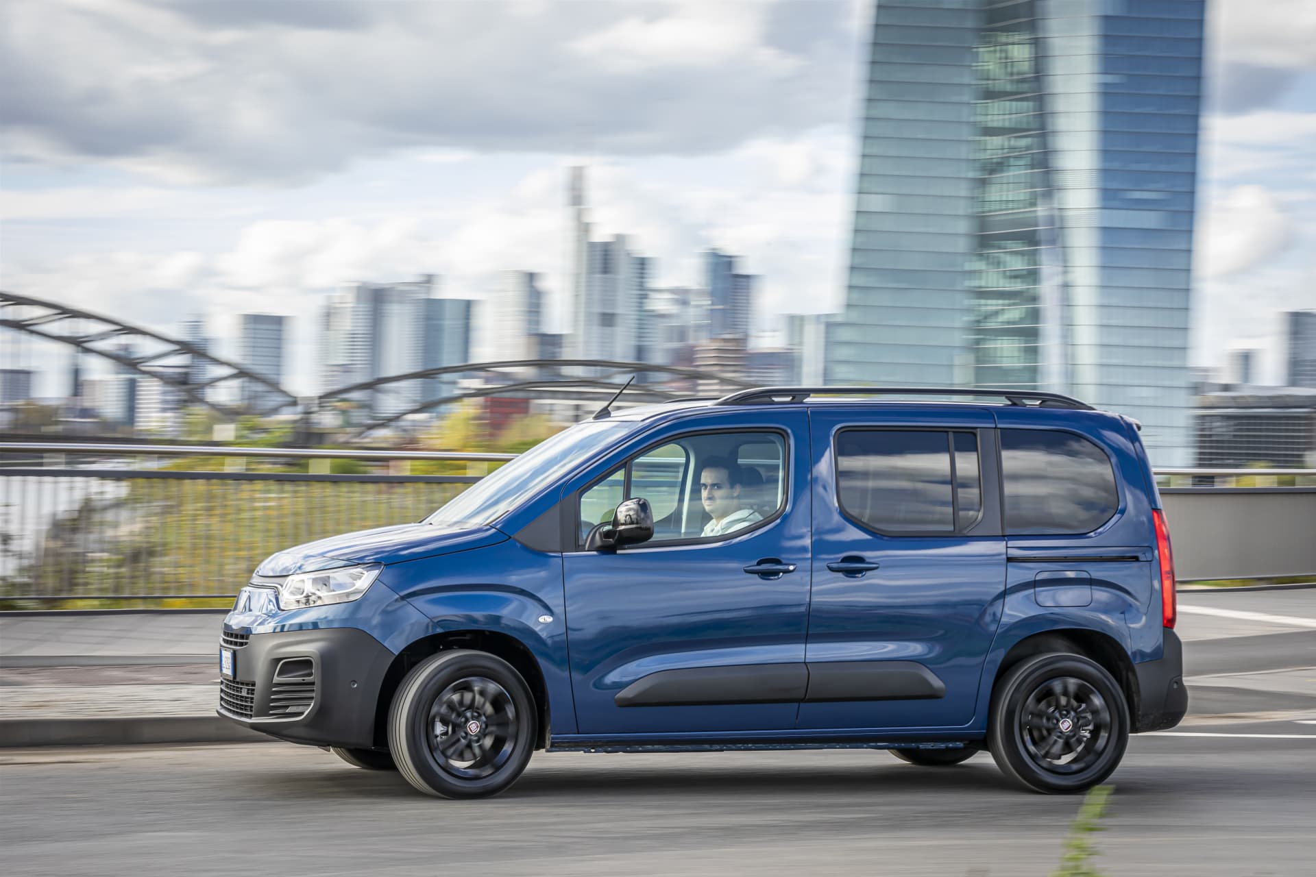 Fiat E-Doblo Seite