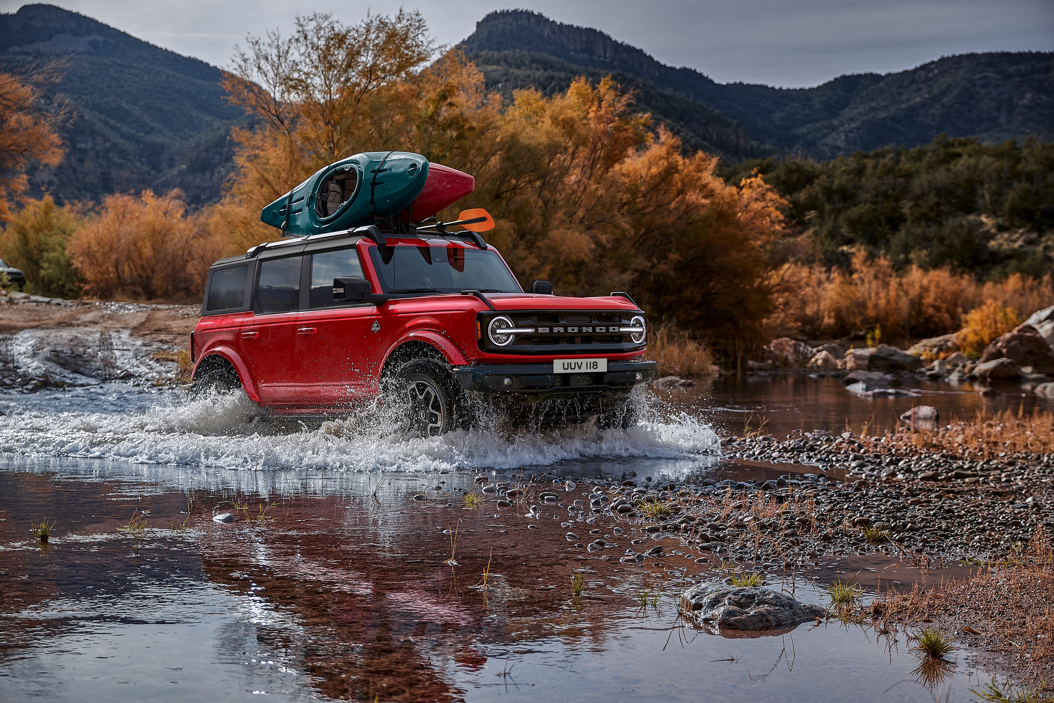 Ford Bronco außen vorne wasserdurchfahrt