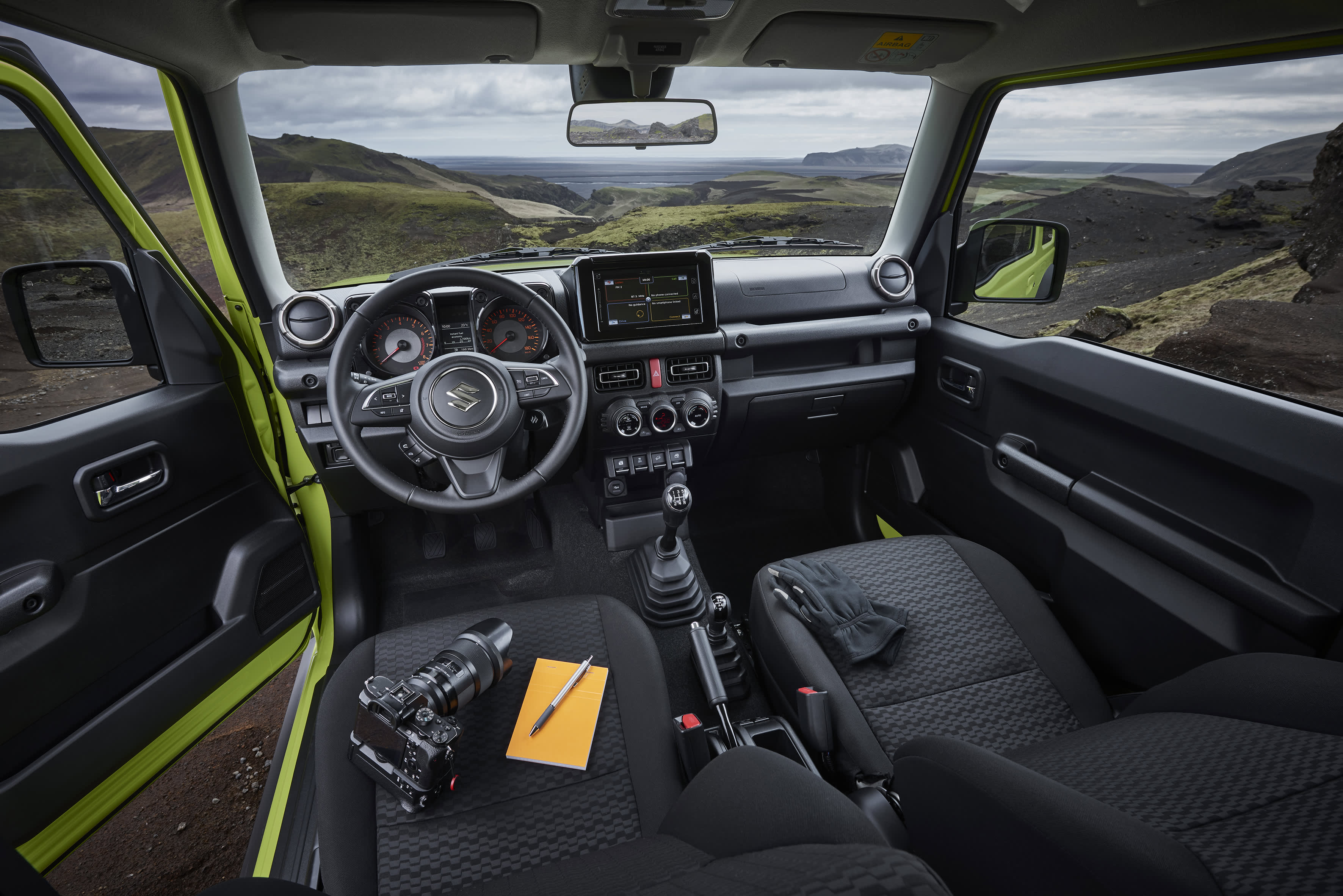 Suzuki Jimny innen Cockpit