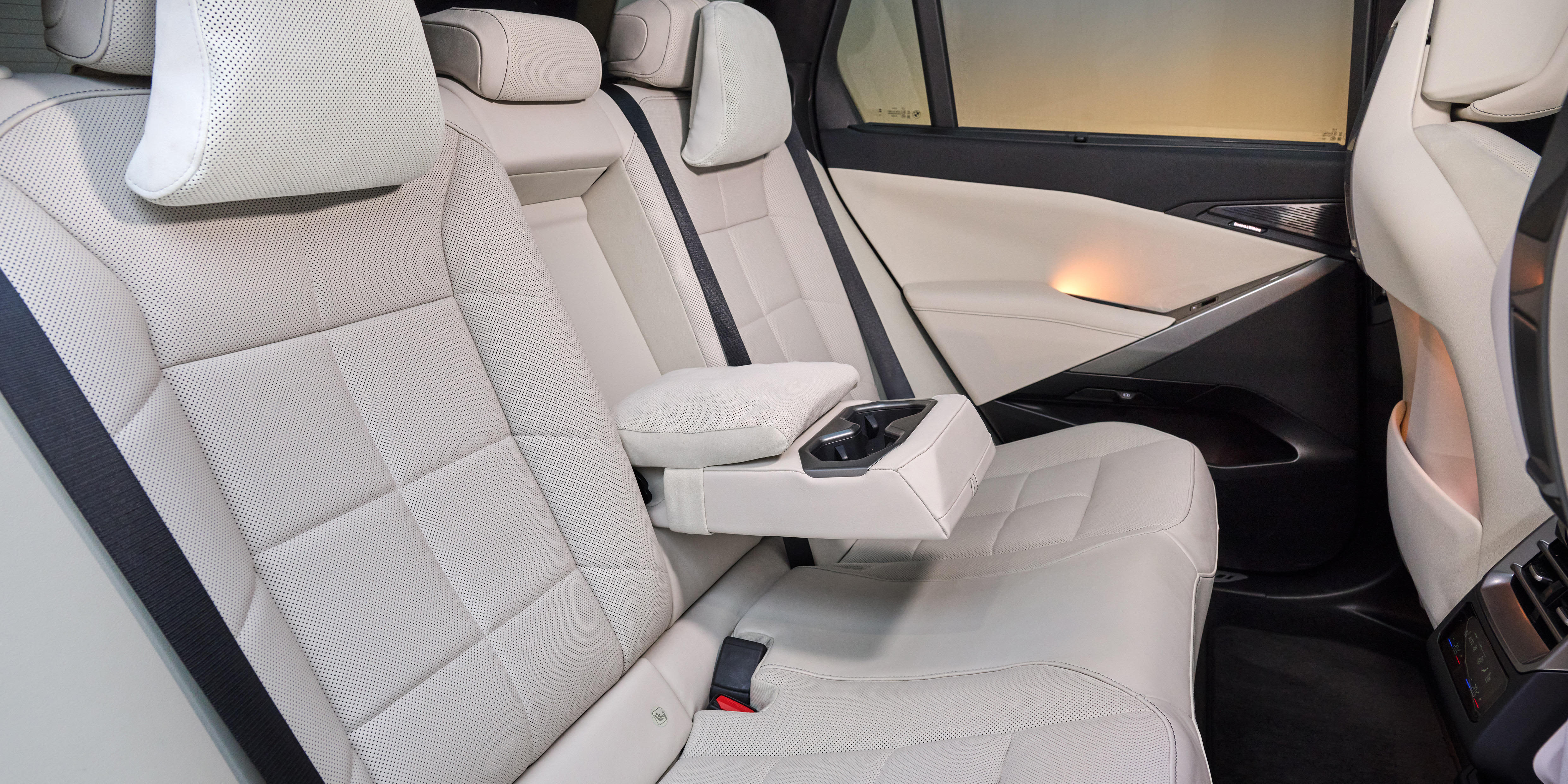 BMW iX5 Innenraum Rückbank