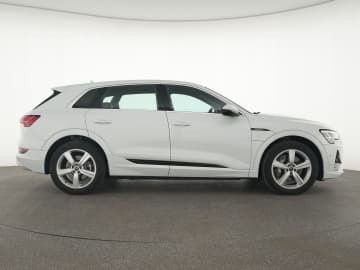 Audi e-tron S-Line