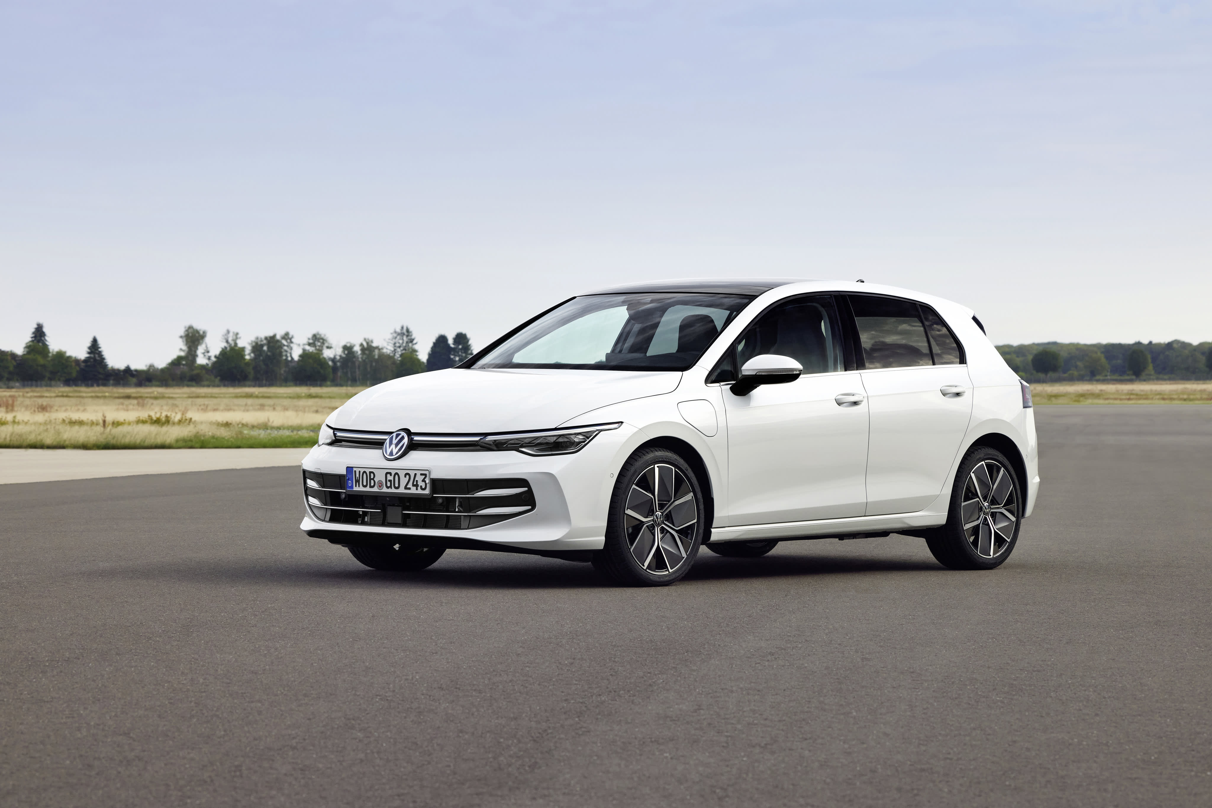 VW Golf 8 vorne Seite