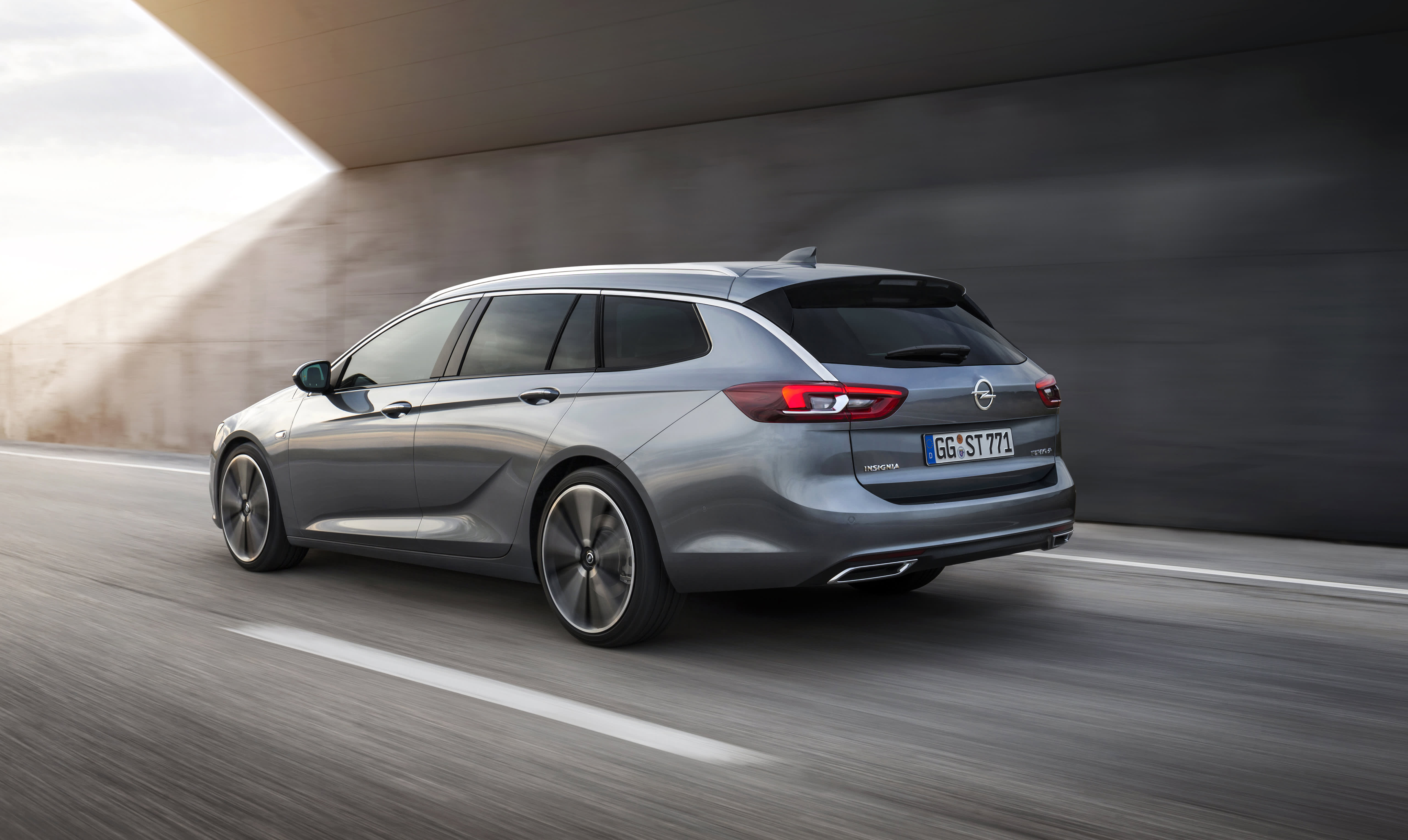 Opel Insignia Sports Tourer außen hinten