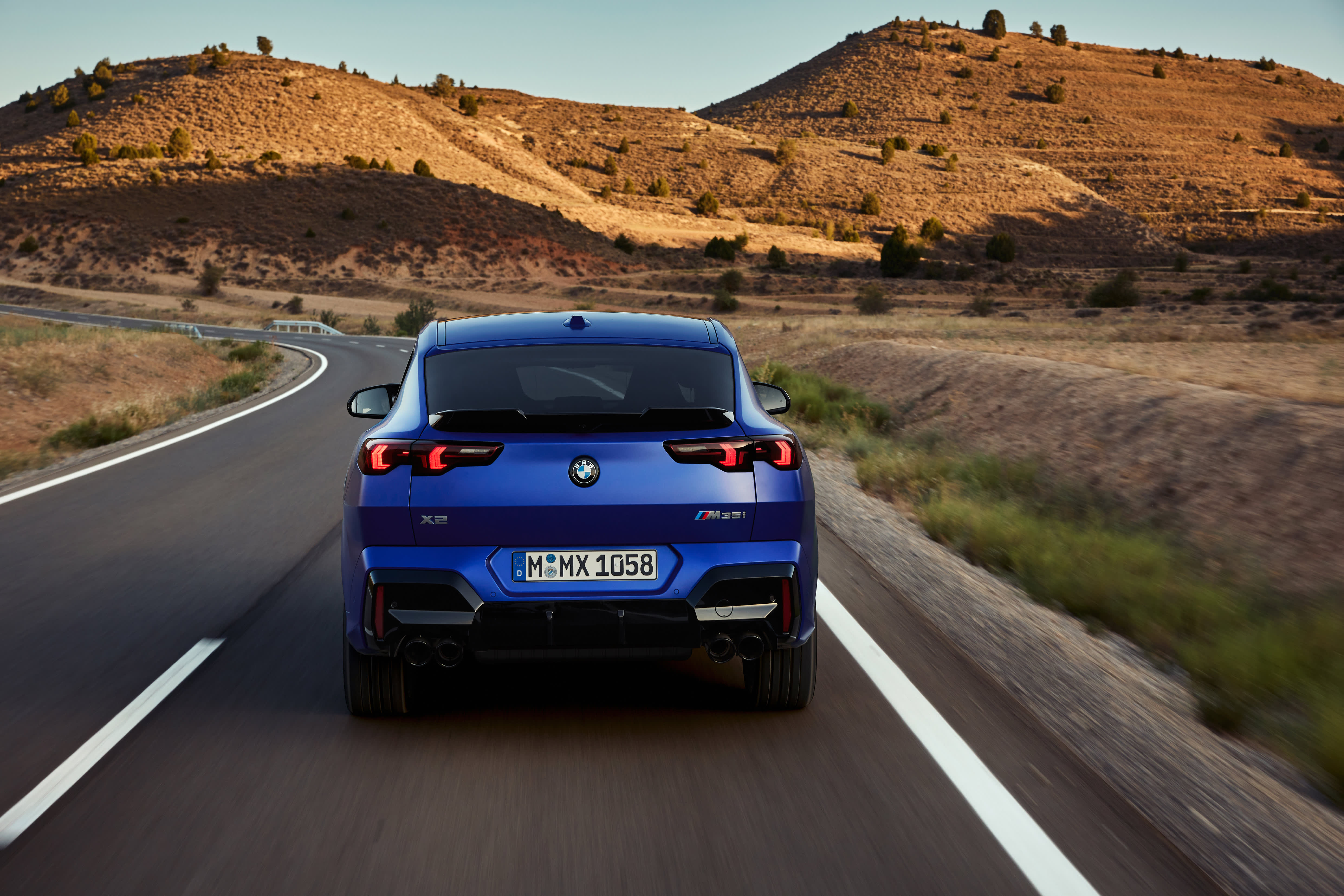 BMW X2 hinten