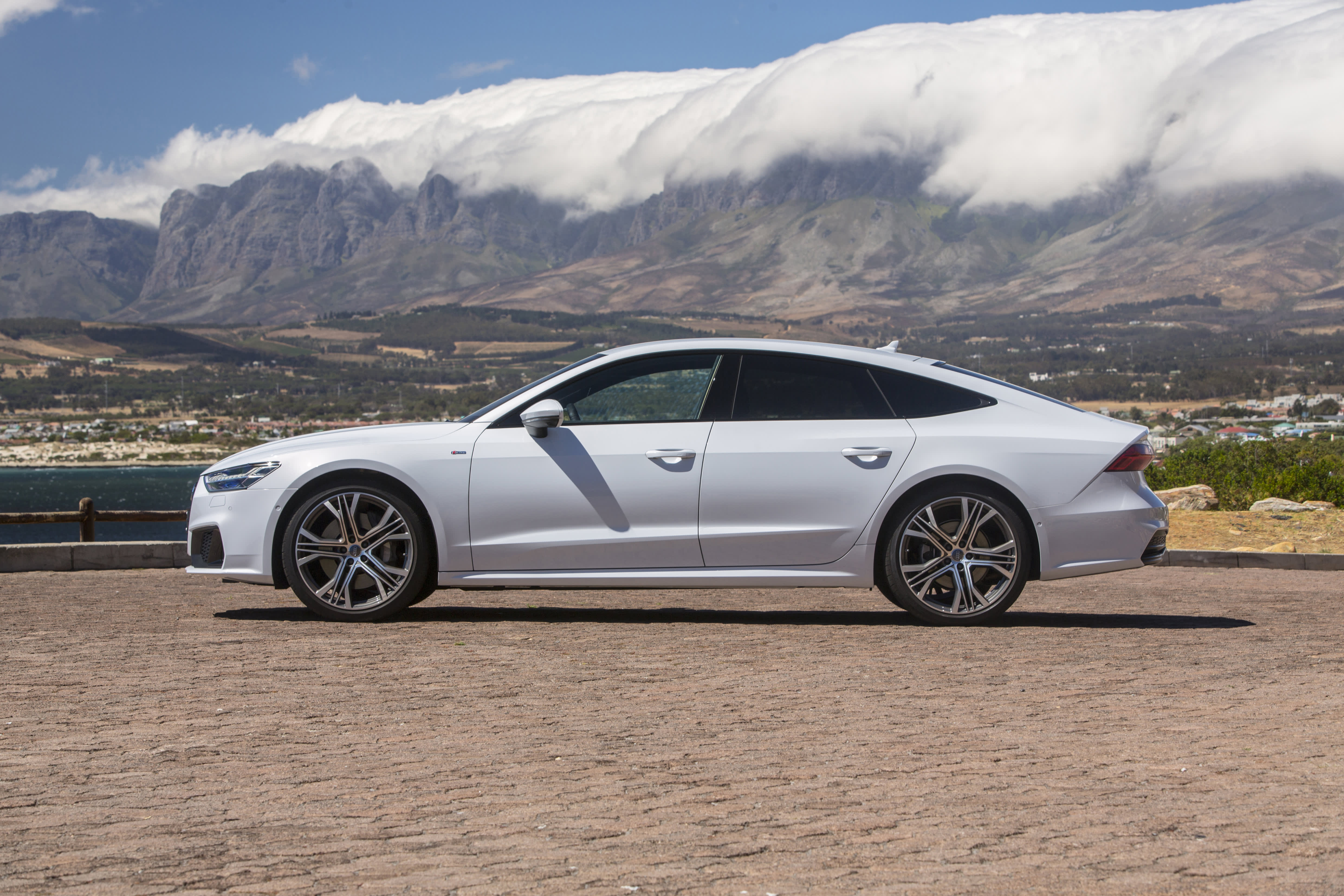 audi-a7-sportback-ausen-seite