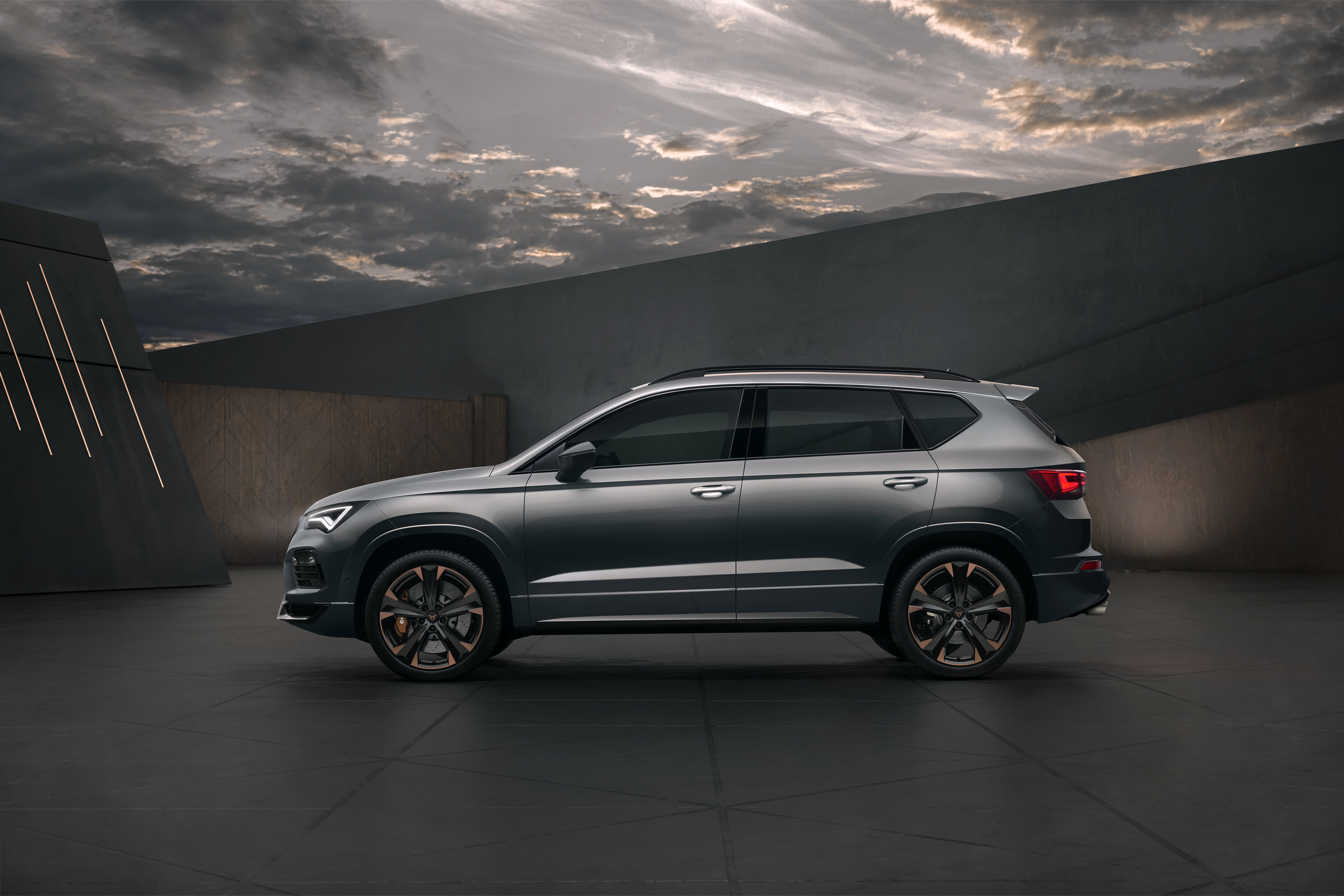 Cupra Ateca seitlich