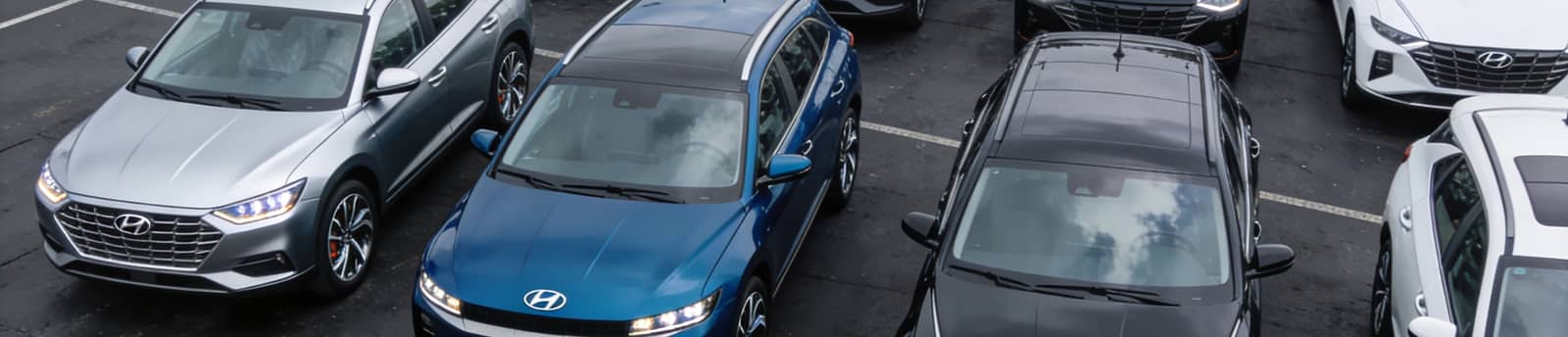 Hyundai Jahreswagen auf Parkplatz