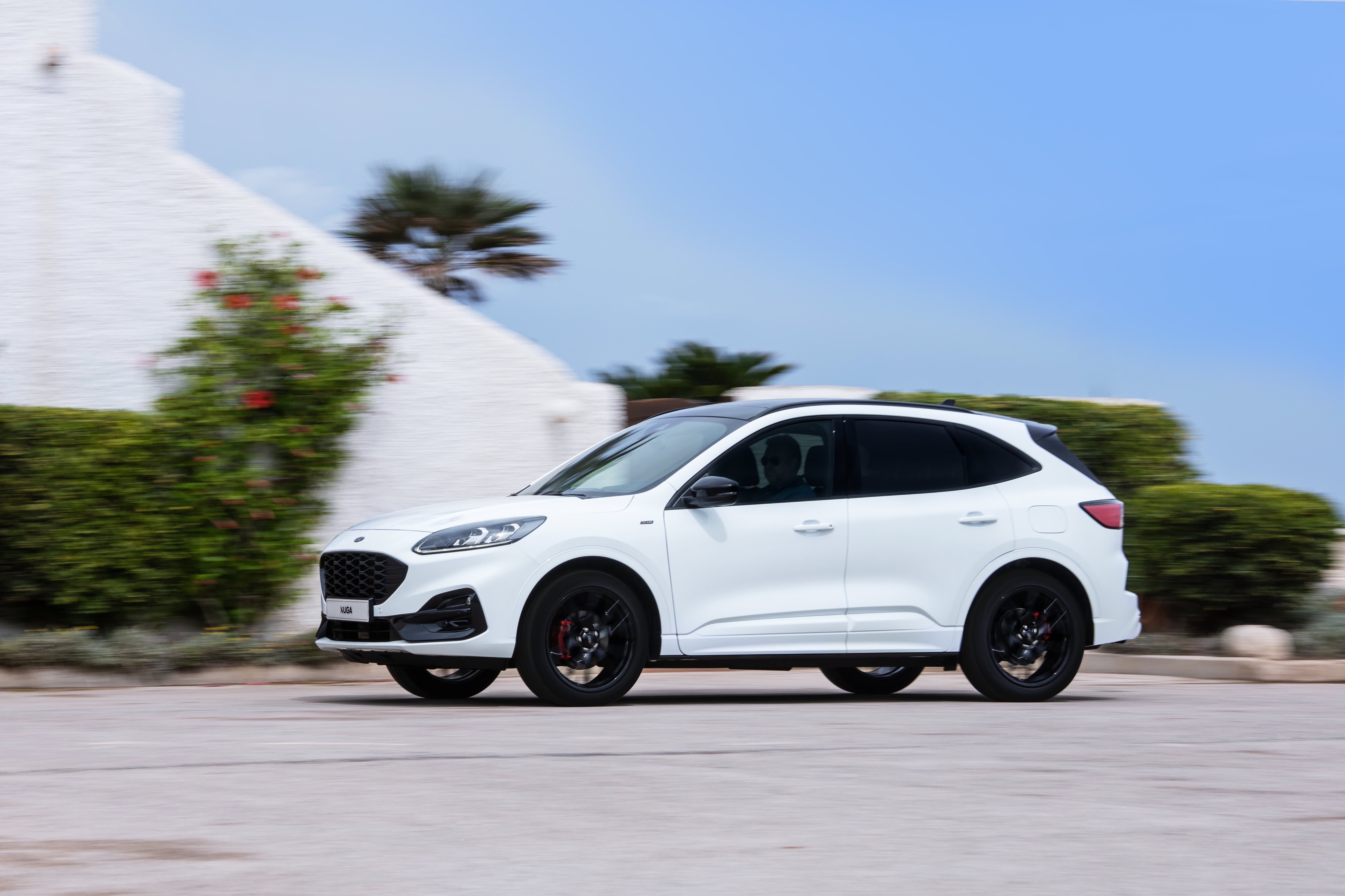 ford-kuga-black-edition_exteriores_vignale_14sept2022_0238