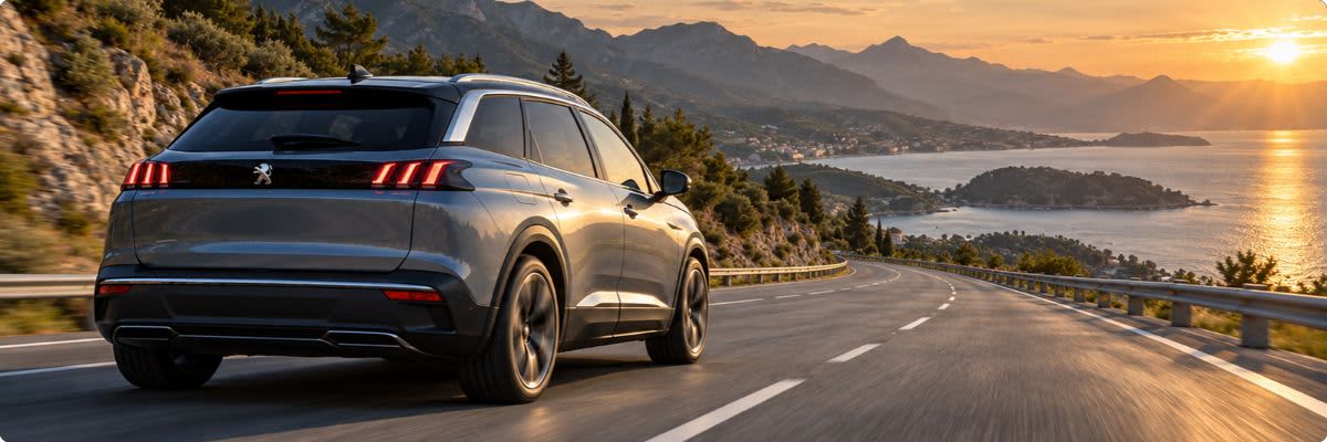 Peugeot 5008 von hinten fahrend. (KI-generiert)