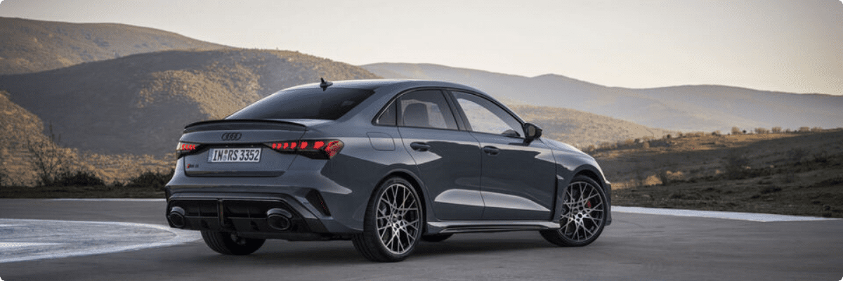 Audi RS 3 Limousine Heck seitlich