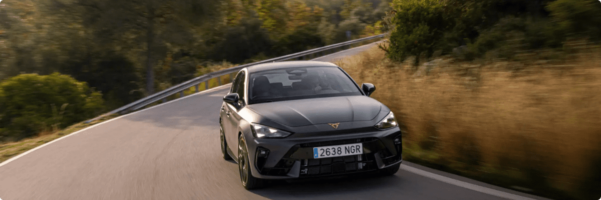 Cupra Leon VZ frontal (KI-generiert)