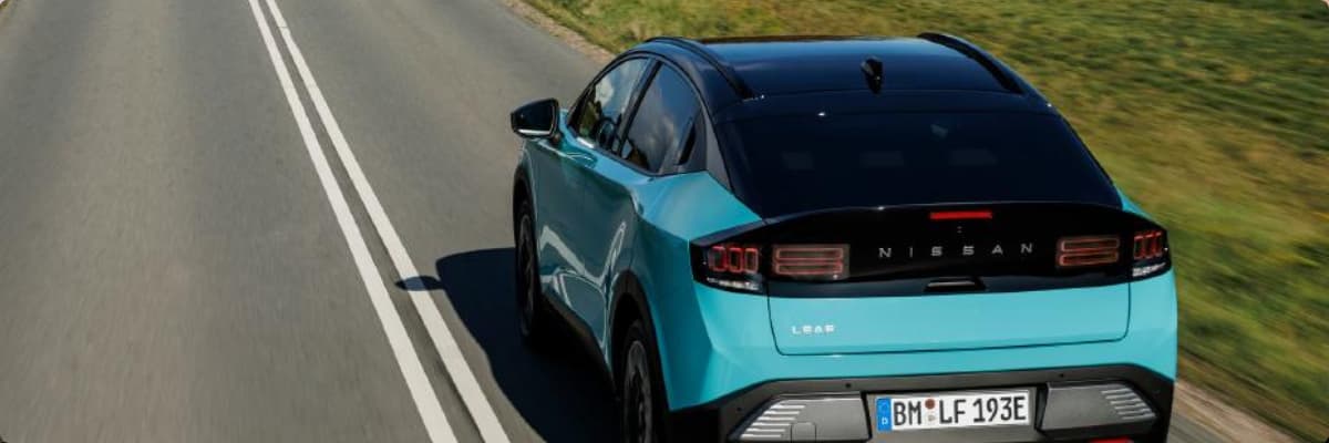 Nissan Leaf Heckansicht (KI-generiert)