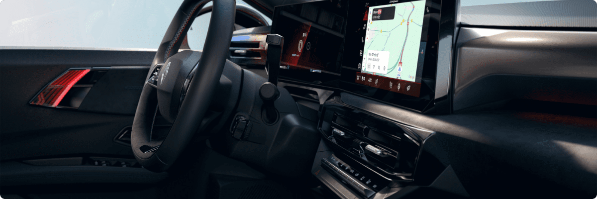 Renault Clio Infotainment Dashboard von der Seite fotografiert 