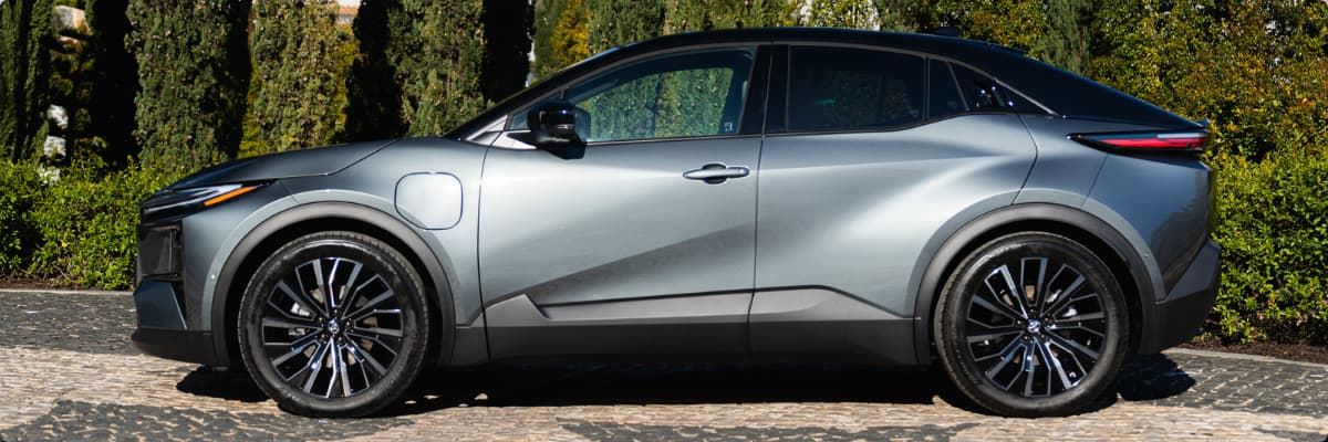 Toyota C-HR+ Seitenansicht