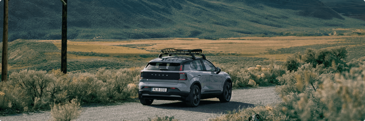 Volvo EX30 Cross Country seitliche Heckansicht