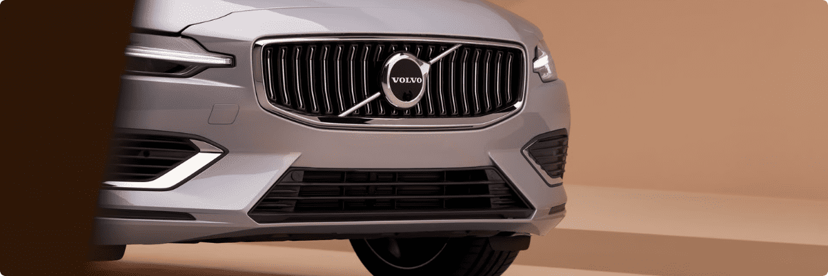 Volvo V60 Plug-in-Hybrid frontale Nahaufnahme (KI-generiert)