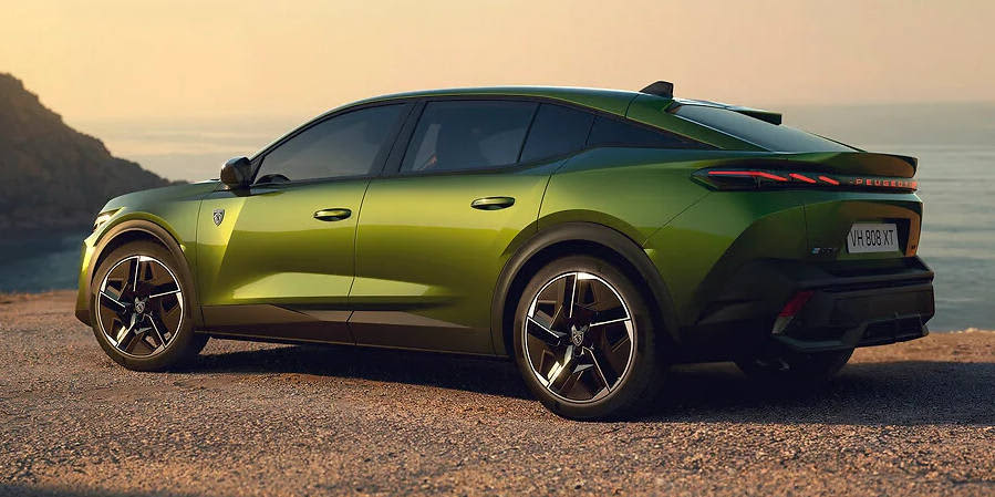 Peugeot e-408 Heck seitlich