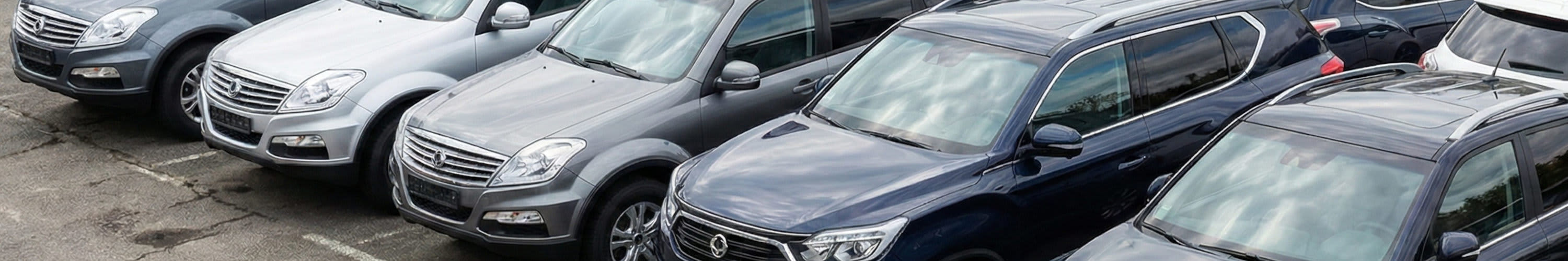 SsangYong Gebrauchtwagen auf Parkplatz (Perplexity)