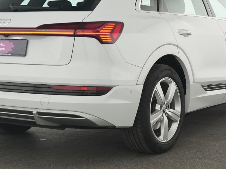Audi e-tron S-Line