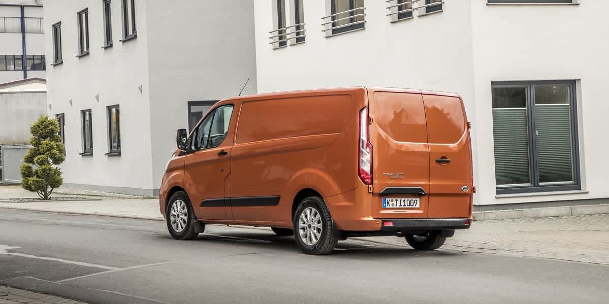 ford-transit-custom-2021-aussen-heck