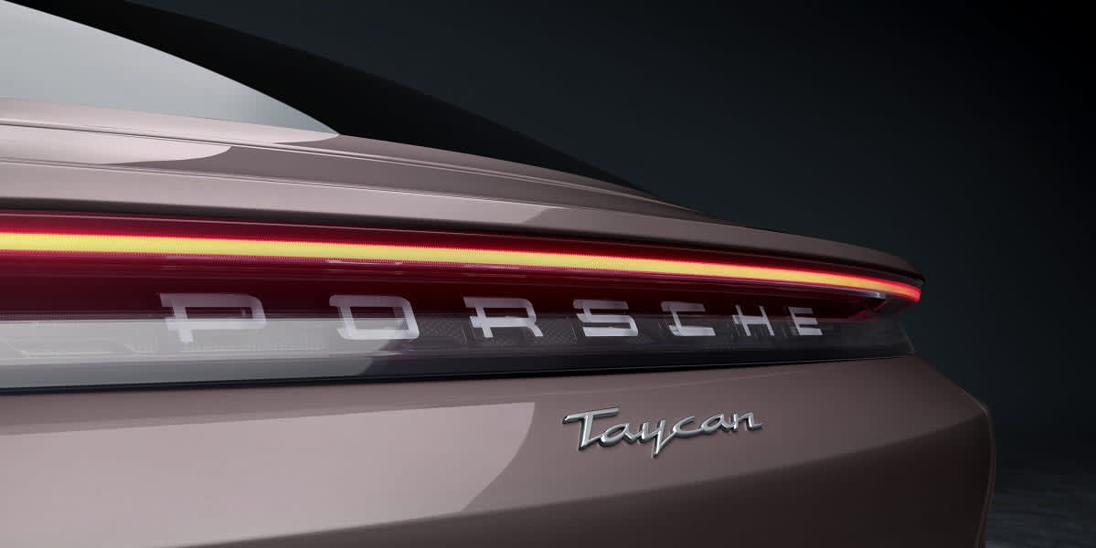 porsche-taycan-2022-aussen-schriftzug