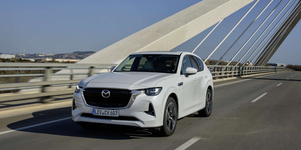2022_mazda_cx-60_barcelona_rw_act_01