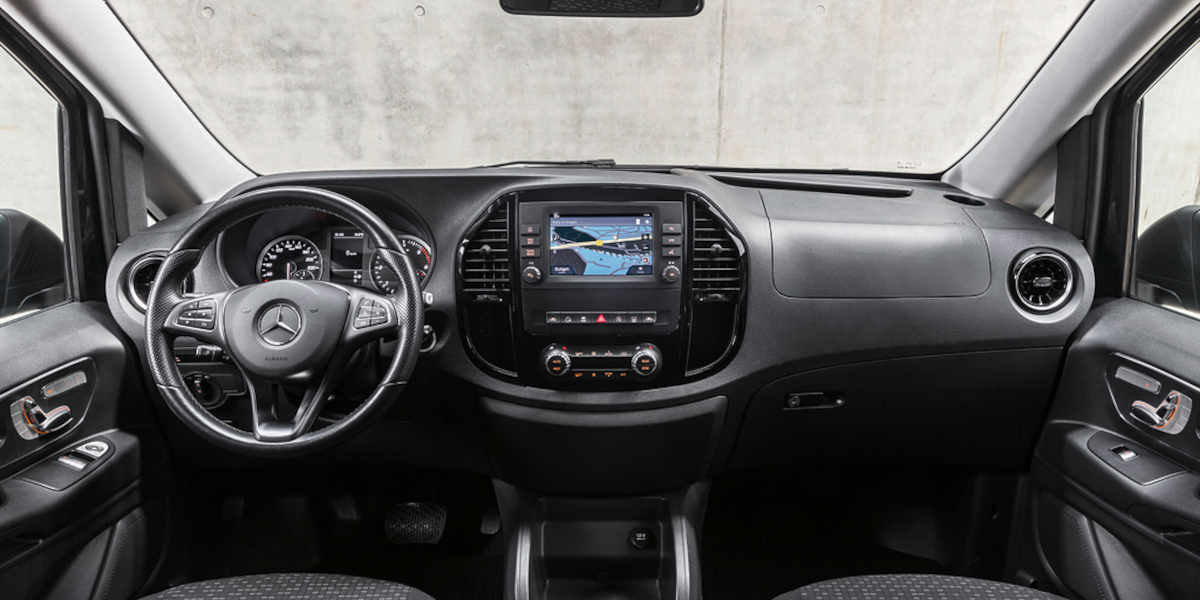 Mercedes-Benz Vito Kastenwagen innen Cockpit