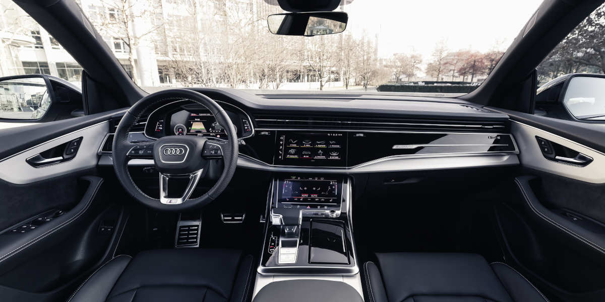 Audi Q8 innen Cockpit