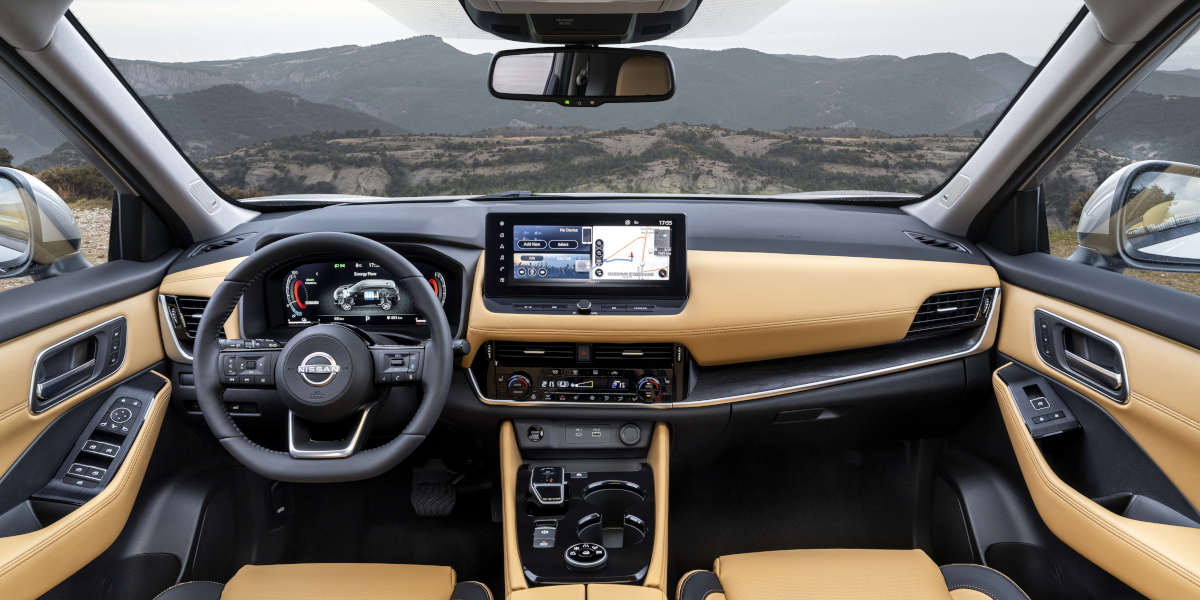 Nissan X-Trail innen Cockpit