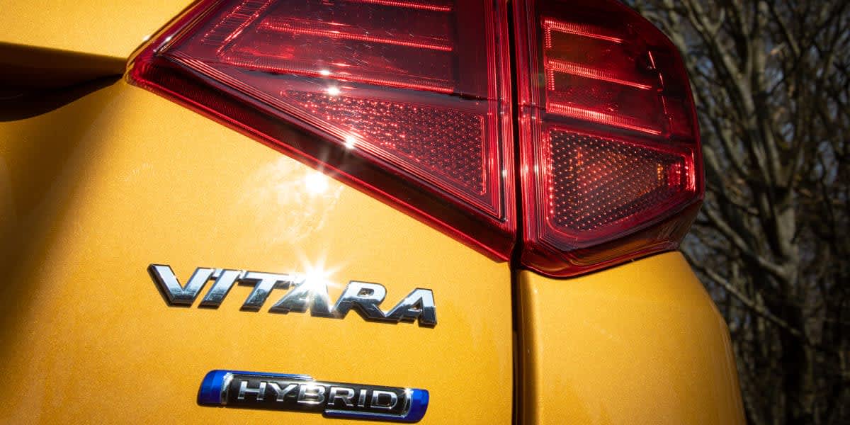 Suzuki Vitara Hybrid logo