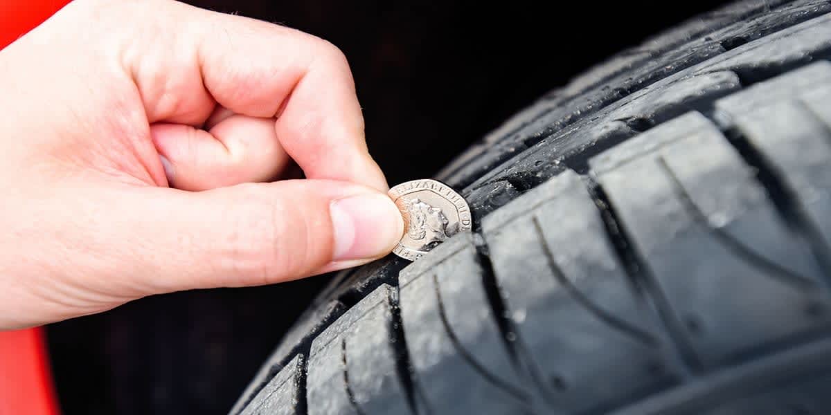 Profiltiefe bei Reifen messen  Hilfe rund um den Autoreifen 