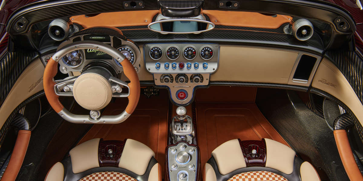 Pagani Utopia Innen