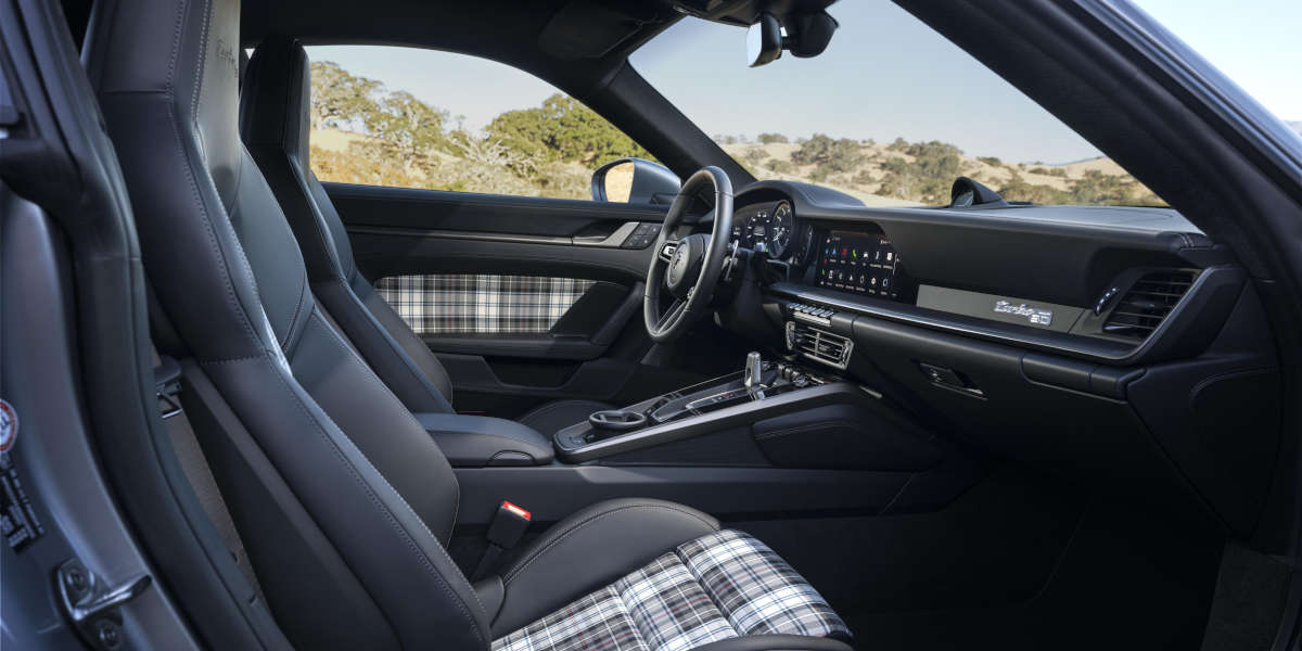 Porsche 911 Turbo 50 Jahre Sondermodell Innen