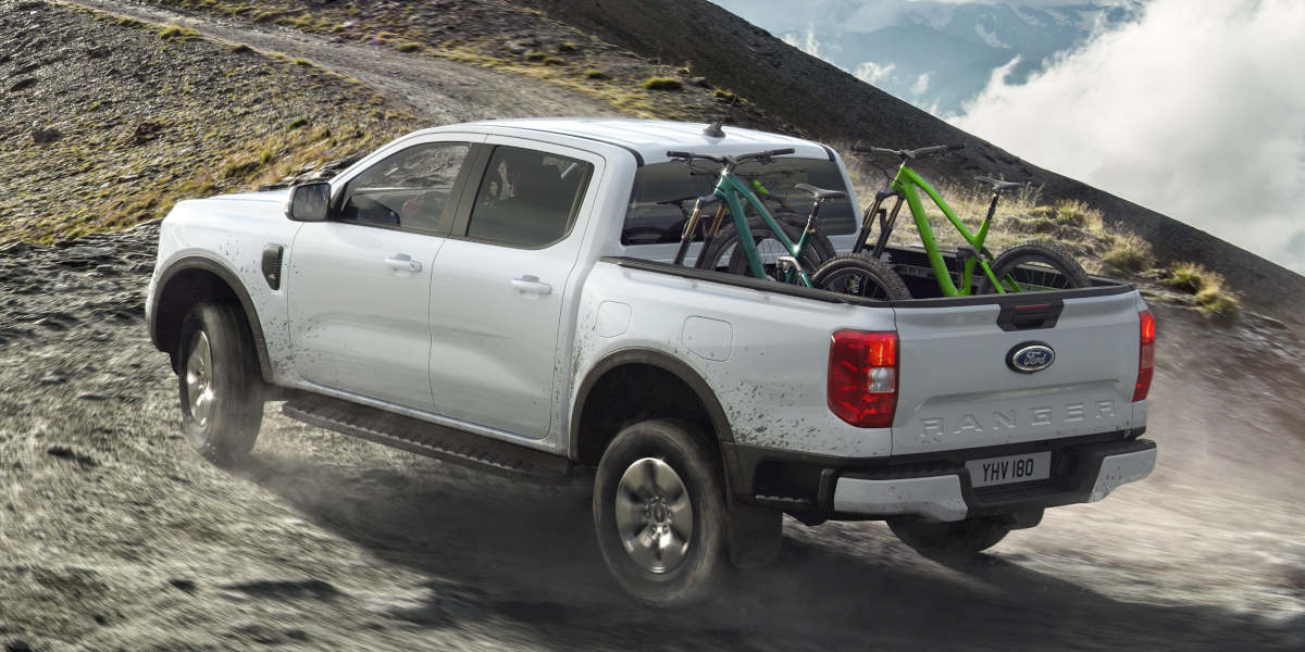 Ford Ranger PHEV Plug-in-Hybrid Heck Fahrt