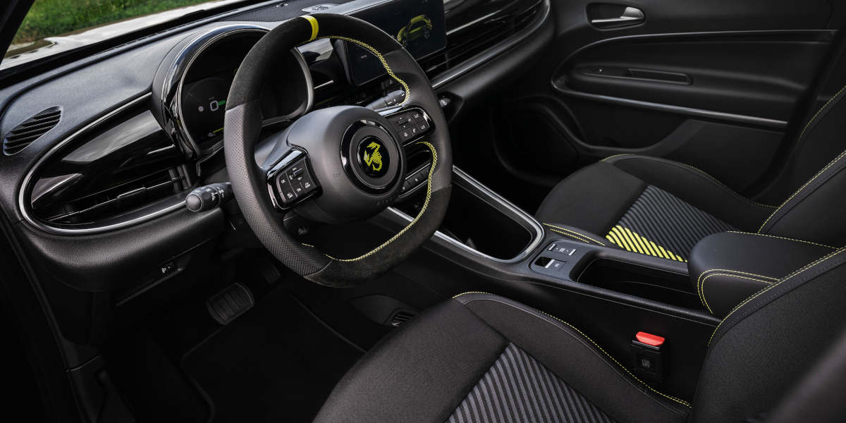 Abarth 600e Innen