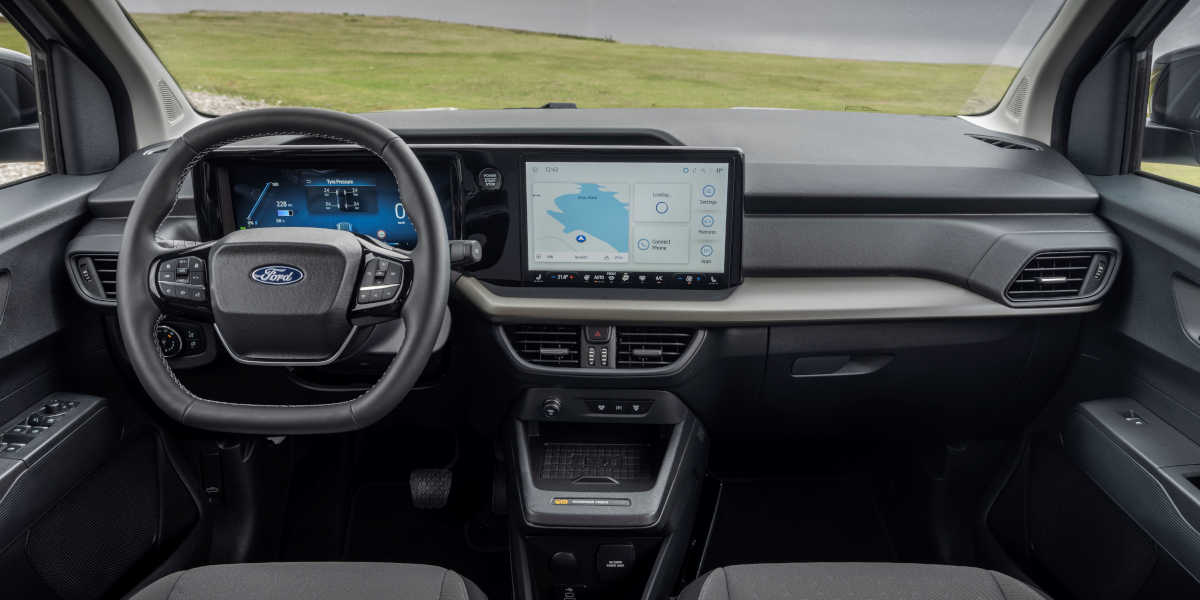 Ford E-Tourneo Courier Cockpit