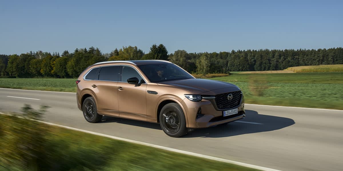Mazda CX-80 fährt