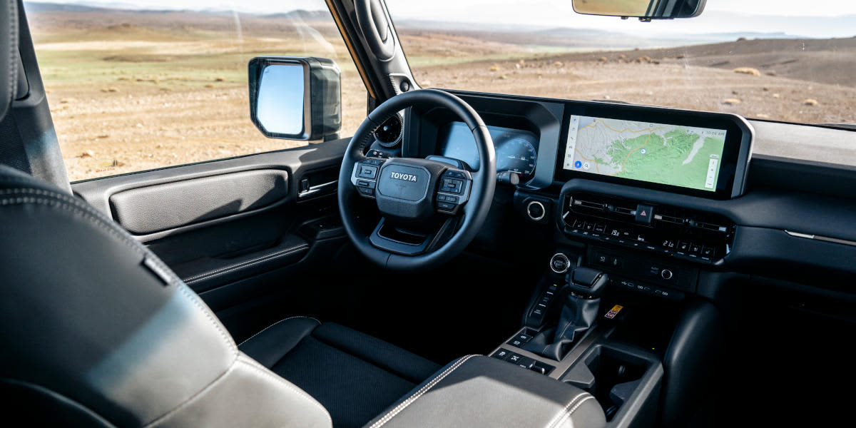 Toyota Land Cruiser Cockpit