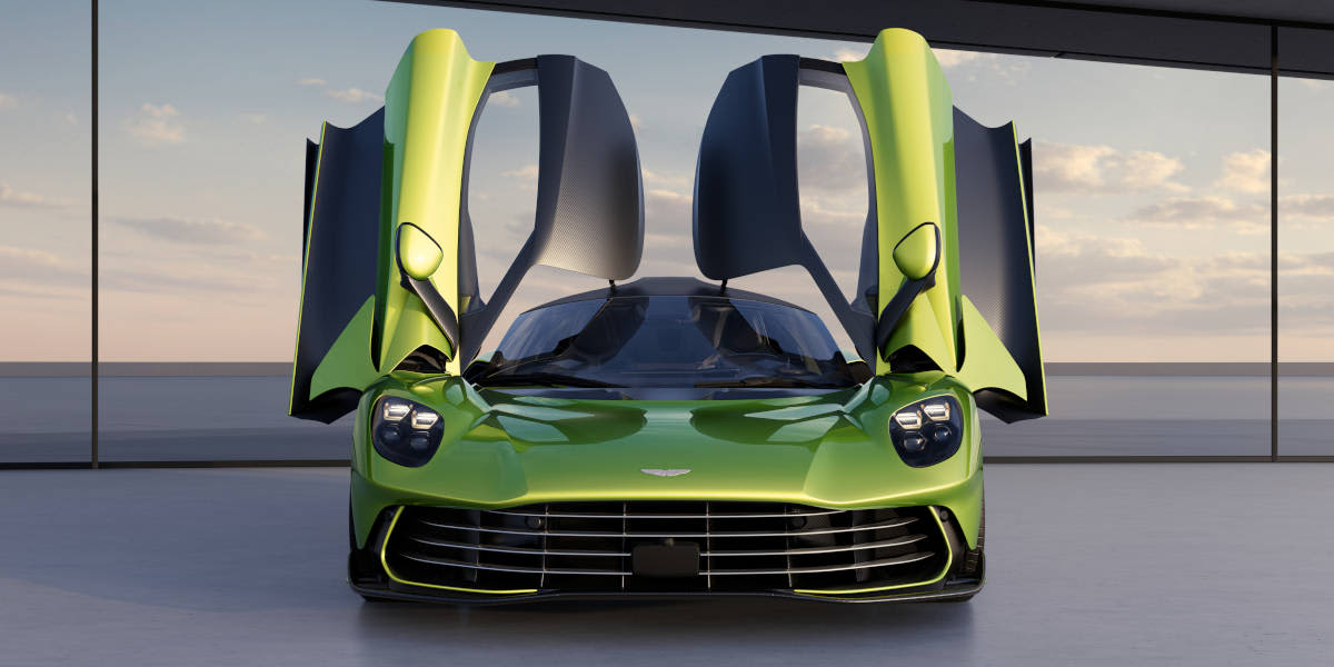 Aston Martin Valhalla Frontalansicht aufgeklappte Flügeltüren