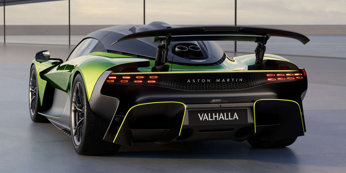 Aston Martin Heckansicht mit Spoiler