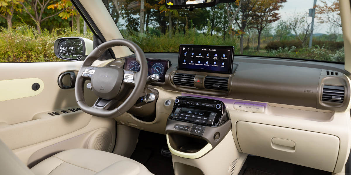 Hyundai Inster Innenansicht Cockpit helle Gestaltung