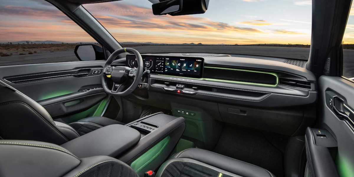 Kia EV9 GT Innenraum. Blick aufs Cockpit
