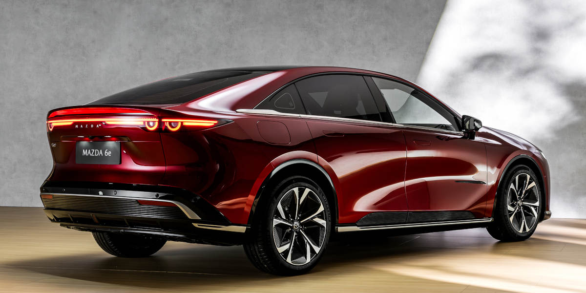 Mazda6e Heckansicht