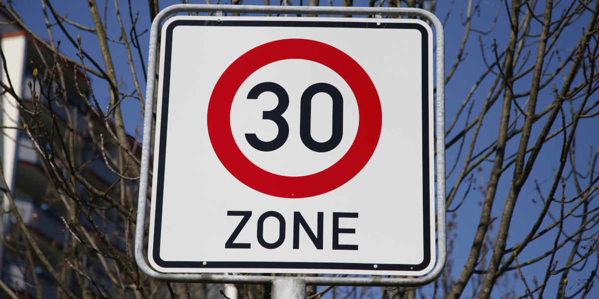 Tempo 30 Schild 