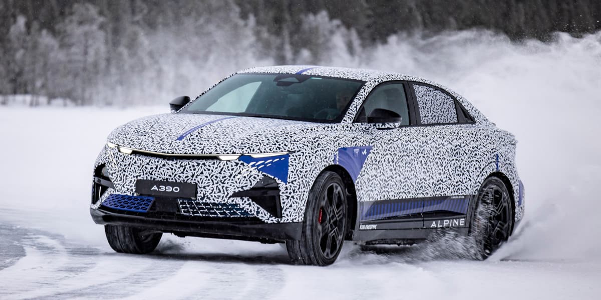 Alpine A390: Kältetests am Polarkreis im Schnee